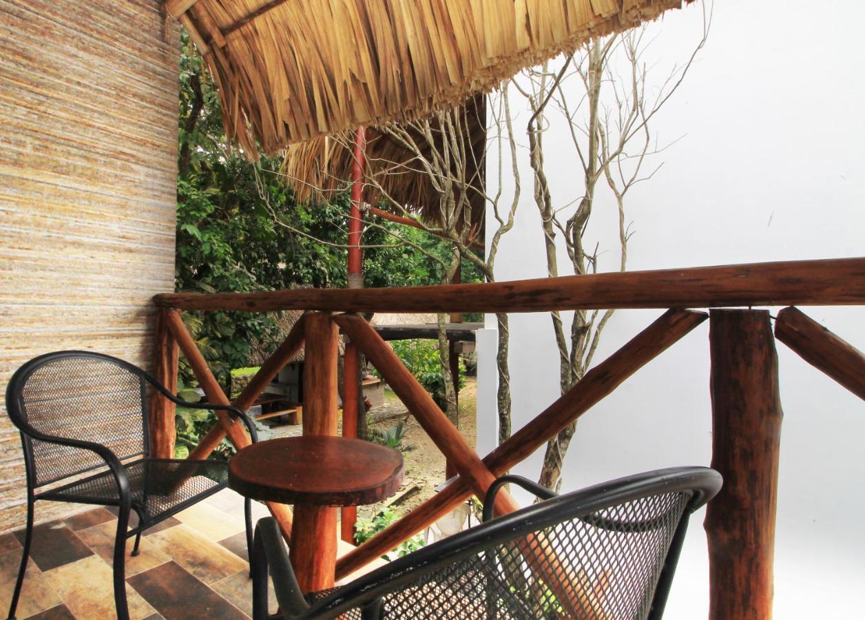 Hotel Pancho Villas Bacalar - Free Bikes And Paddles Dış mekan fotoğraf